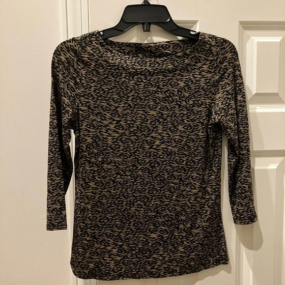 NWT TAHARI Lightweight Boat Neck Three-Quarter Sleeve Blouse Animal Print (XS) - Picture 4 of 7